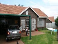 3 Bedroom 2 Bathroom House for Sale for sale in Die Hoewes