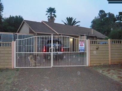 4 Bedroom House for Sale For Sale in Brakpan - Home Sell - MR24288