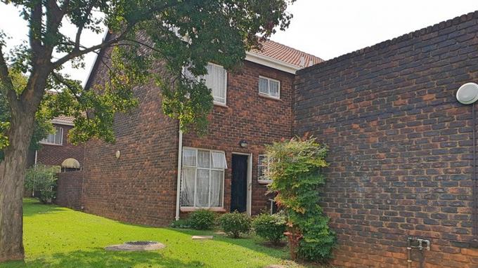 2 Bedroom Duplex for Sale For Sale in Garsfontein - Private Sale - MR243010