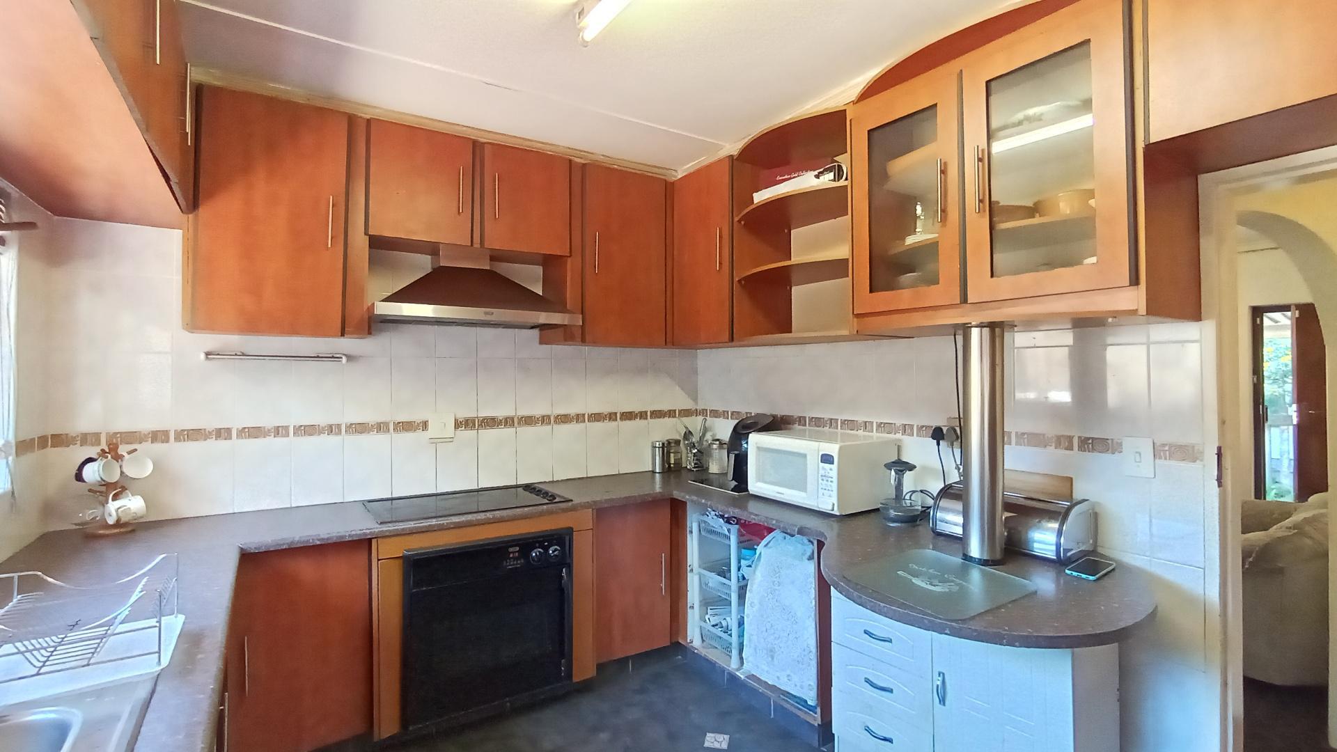 Kitchen - 14 square meters of property in Glen Anil