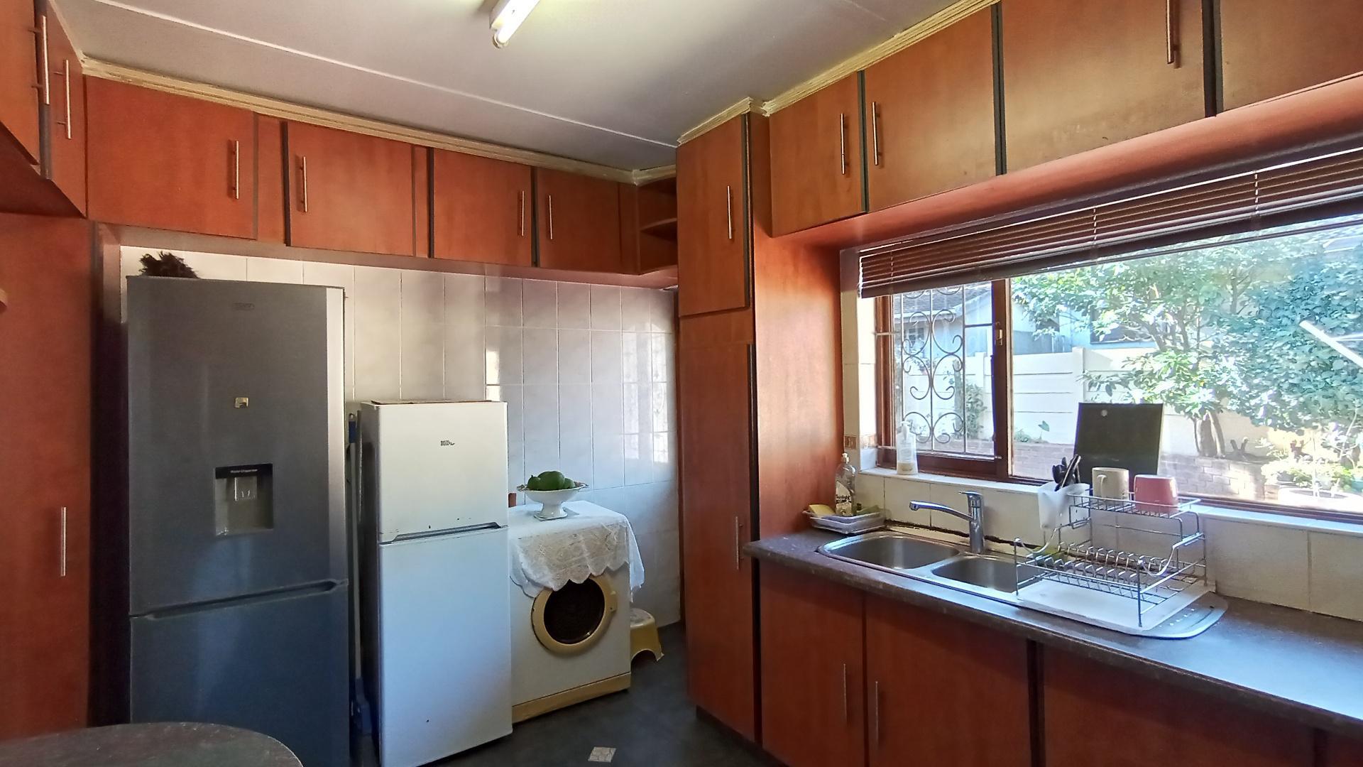 Kitchen - 14 square meters of property in Glen Anil