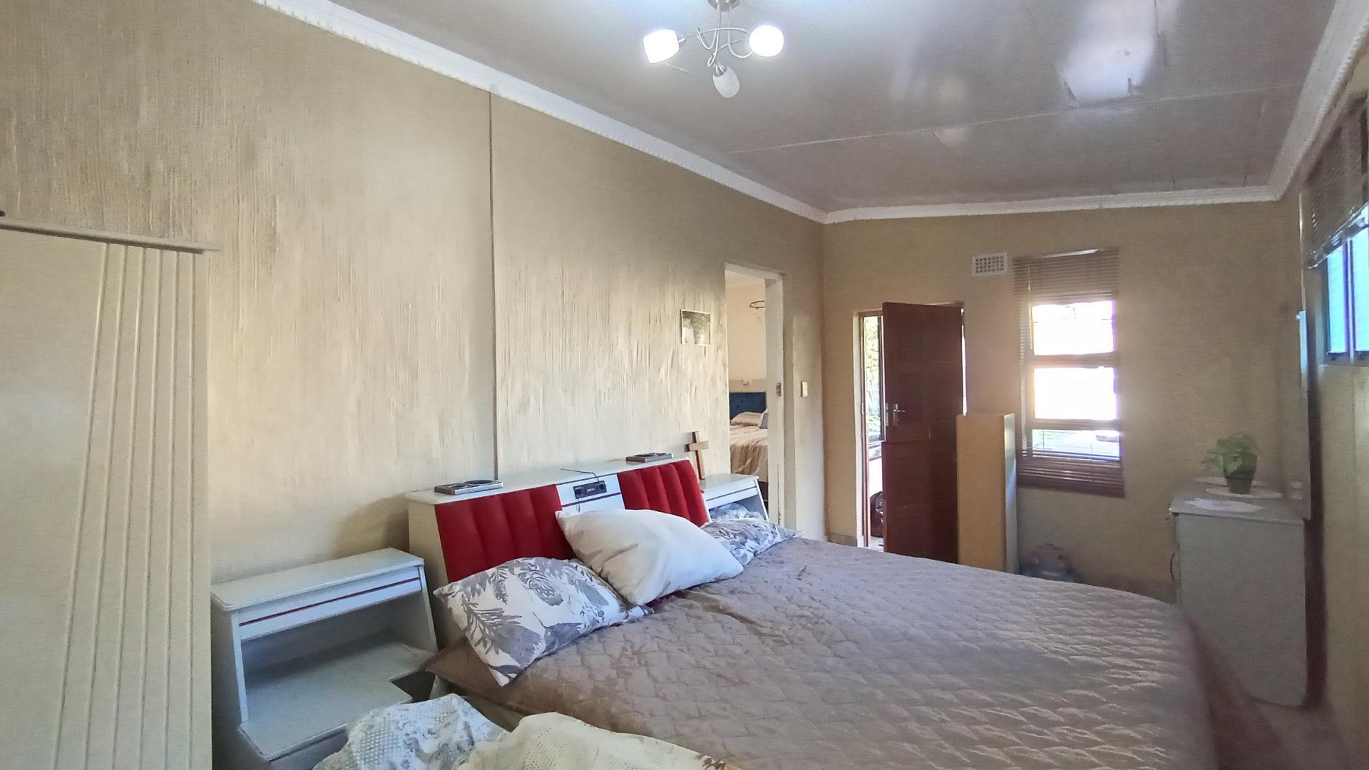 Bed Room 2 - 20 square meters of property in Glen Anil