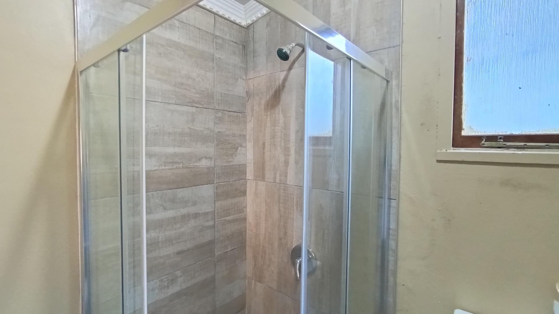 Bathroom 1 - 3 square meters of property in Glen Anil