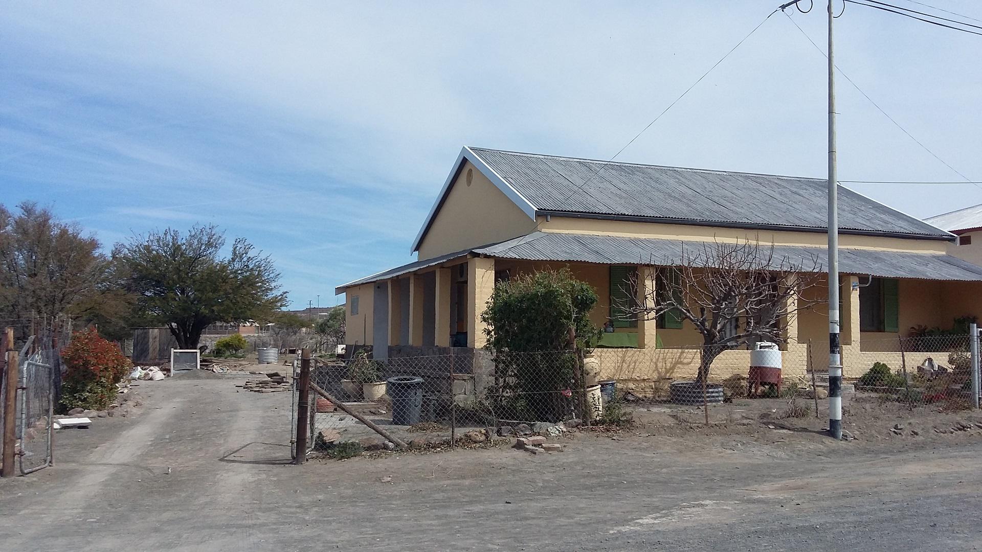 Front View of property in Merweville