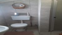 Bathroom 1 - 6 square meters of property in Merweville