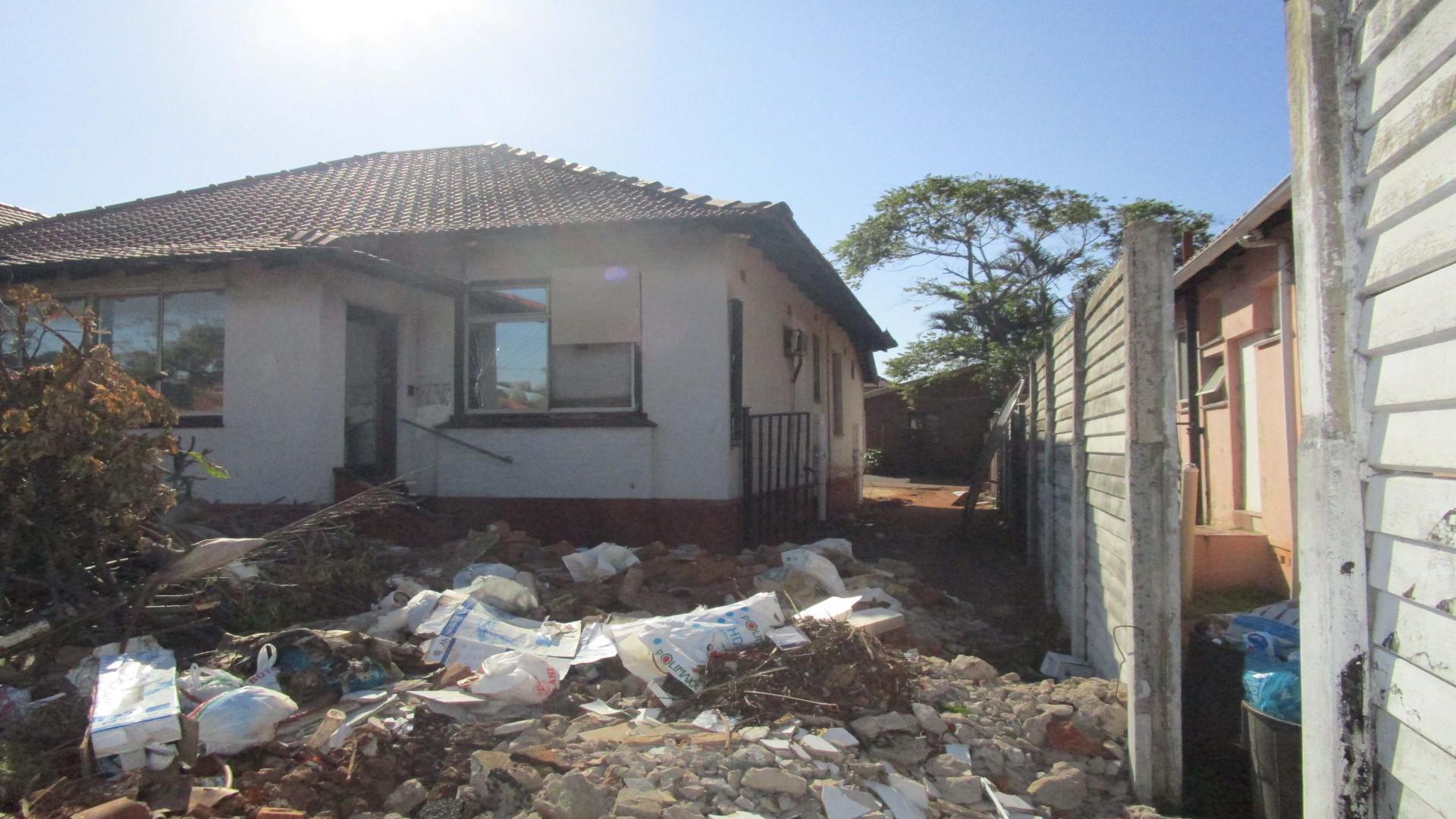 Front View of property in Glenwood - DBN