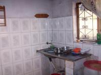 Kitchen of property in Umlazi
