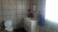 Main Bathroom - 8 square meters of property in Vaalmarina
