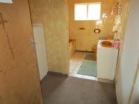 Bathroom 1 - 10 square meters of property in Rothdene