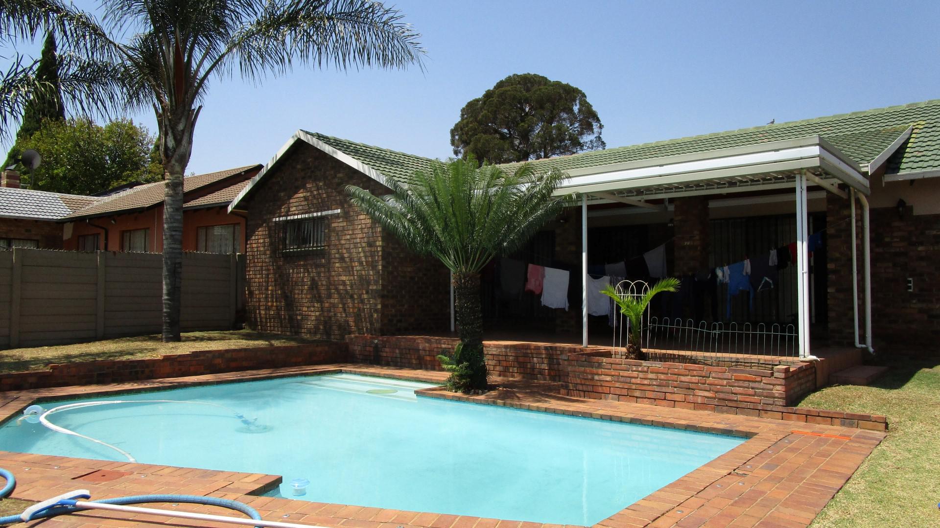 Backyard of property in Norkem park