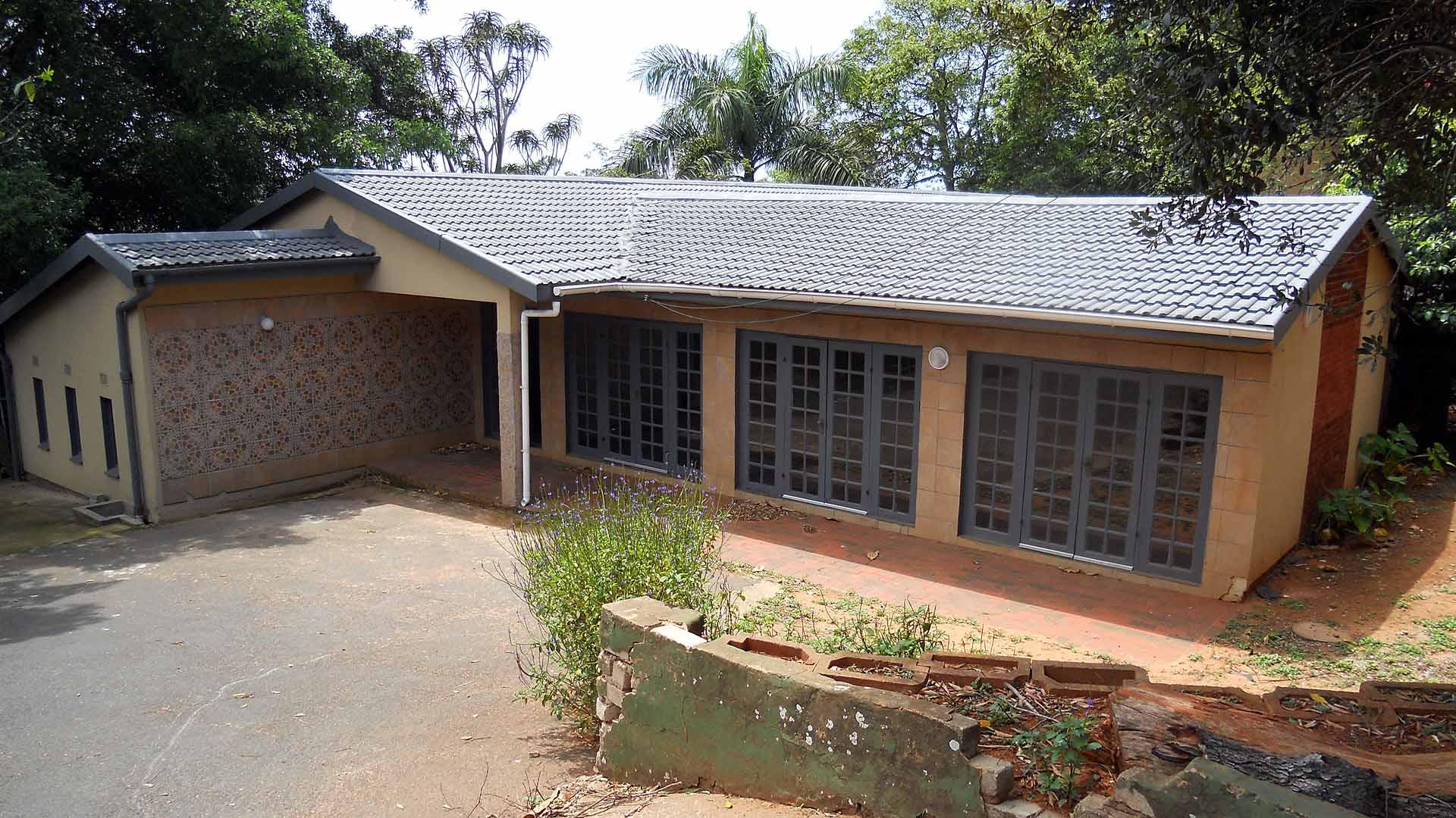 Front View of property in Amanzimtoti 