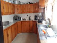 Kitchen - 19 square meters of property in Umtentweni