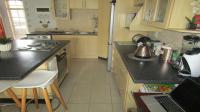 Kitchen - 14 square meters of property in Ravenswood