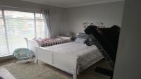 Bed Room 1 - 31 square meters of property in Ravenswood