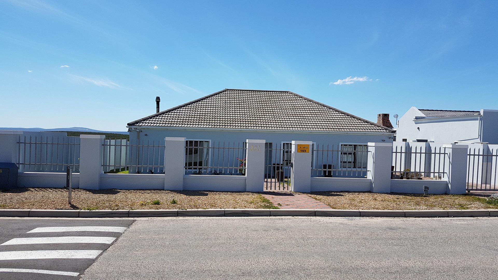 Front View of property in Yzerfontein