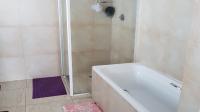 Main Bathroom - 11 square meters of property in Yzerfontein
