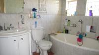 Bathroom 1 - 6 square meters of property in Glenmarais (Glen Marais)