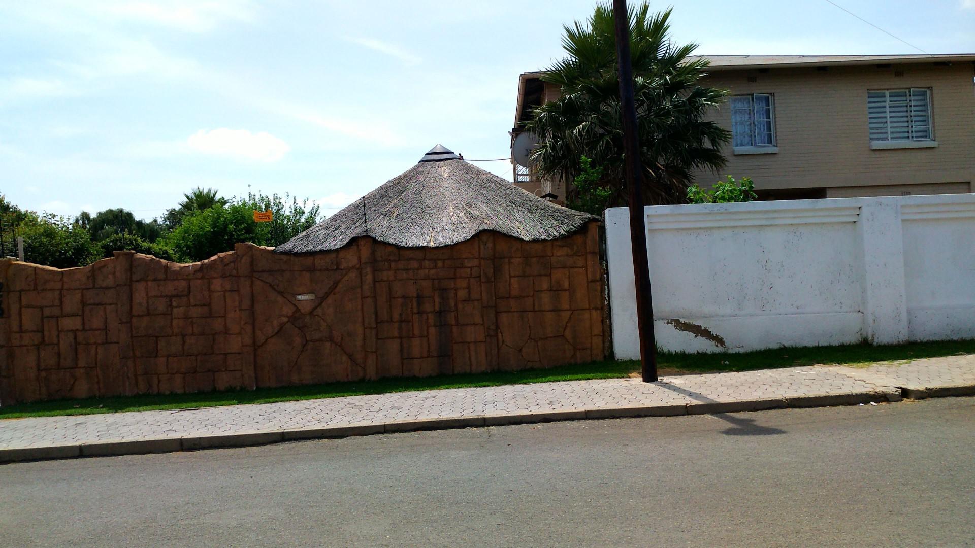 Front View of property in Crown Gardens