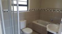 Bathroom 1 - 5 square meters of property in Beacon Bay