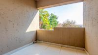 Balcony - 6 square meters of property in Fourways