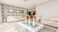 Lounges - 41 square meters of property in Fourways