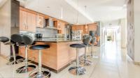 Kitchen - 18 square meters of property in Fourways