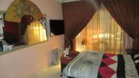Main Bedroom - 24 square meters of property in Lenasia