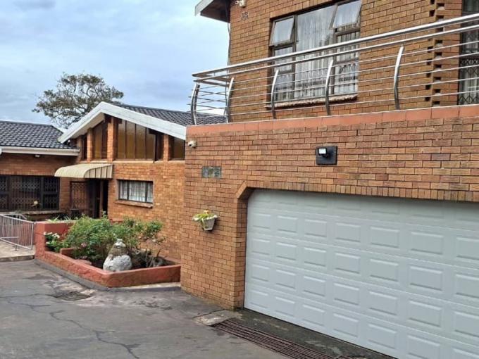 6 Bedroom House for Sale For Sale in Athlone Park - MR245289