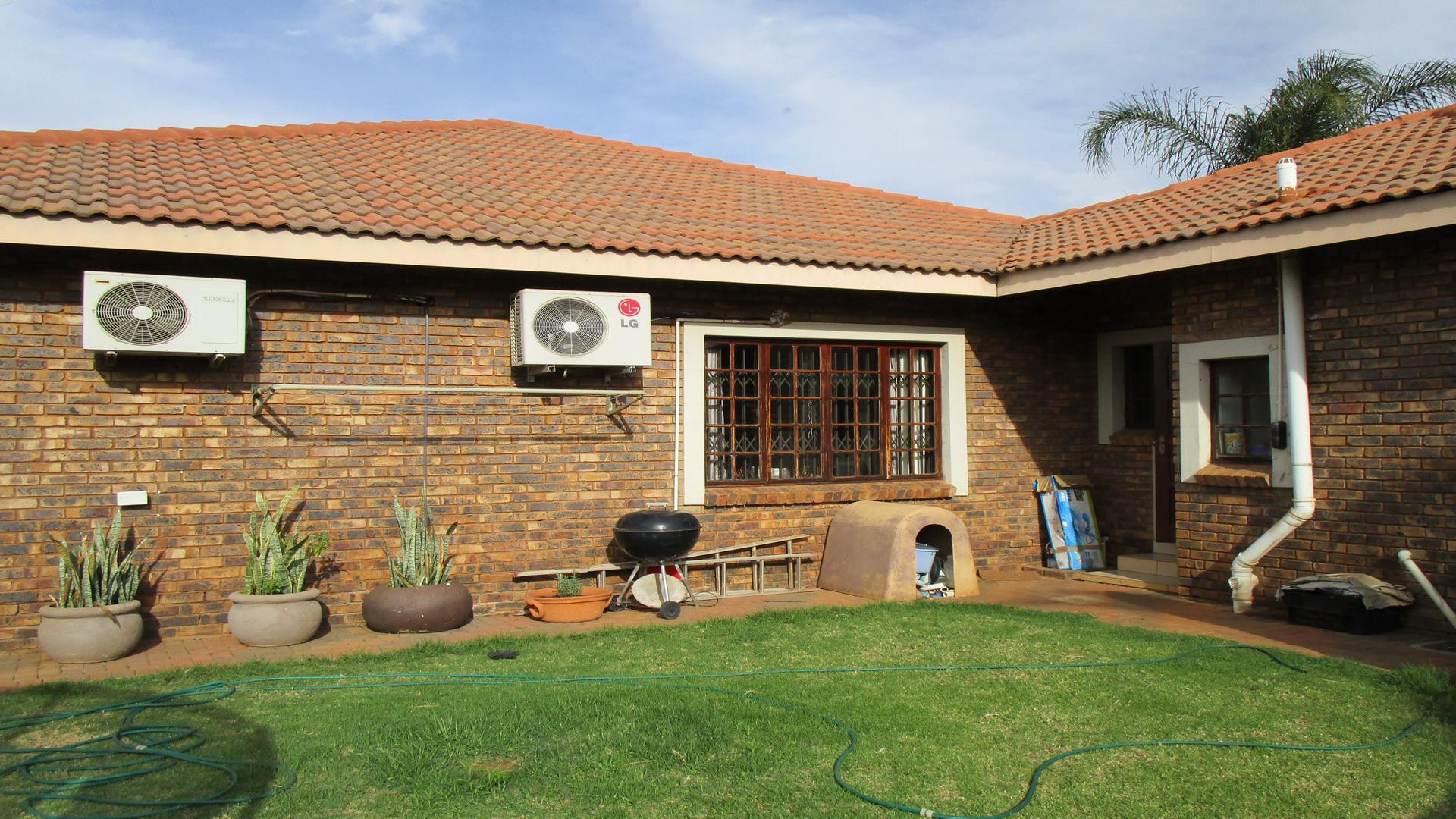 Backyard of property in Magaliesmoot AH