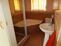 Bathroom 1 - 5 square meters of property in Safarituine