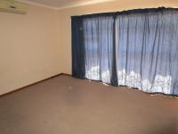 Main Bedroom - 26 square meters of property in Safarituine