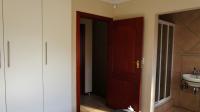 Bed Room 1 - 10 square meters of property in Three Rivers
