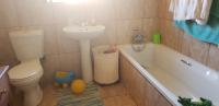 Bathroom 1 - 8 square meters of property in Riversdale