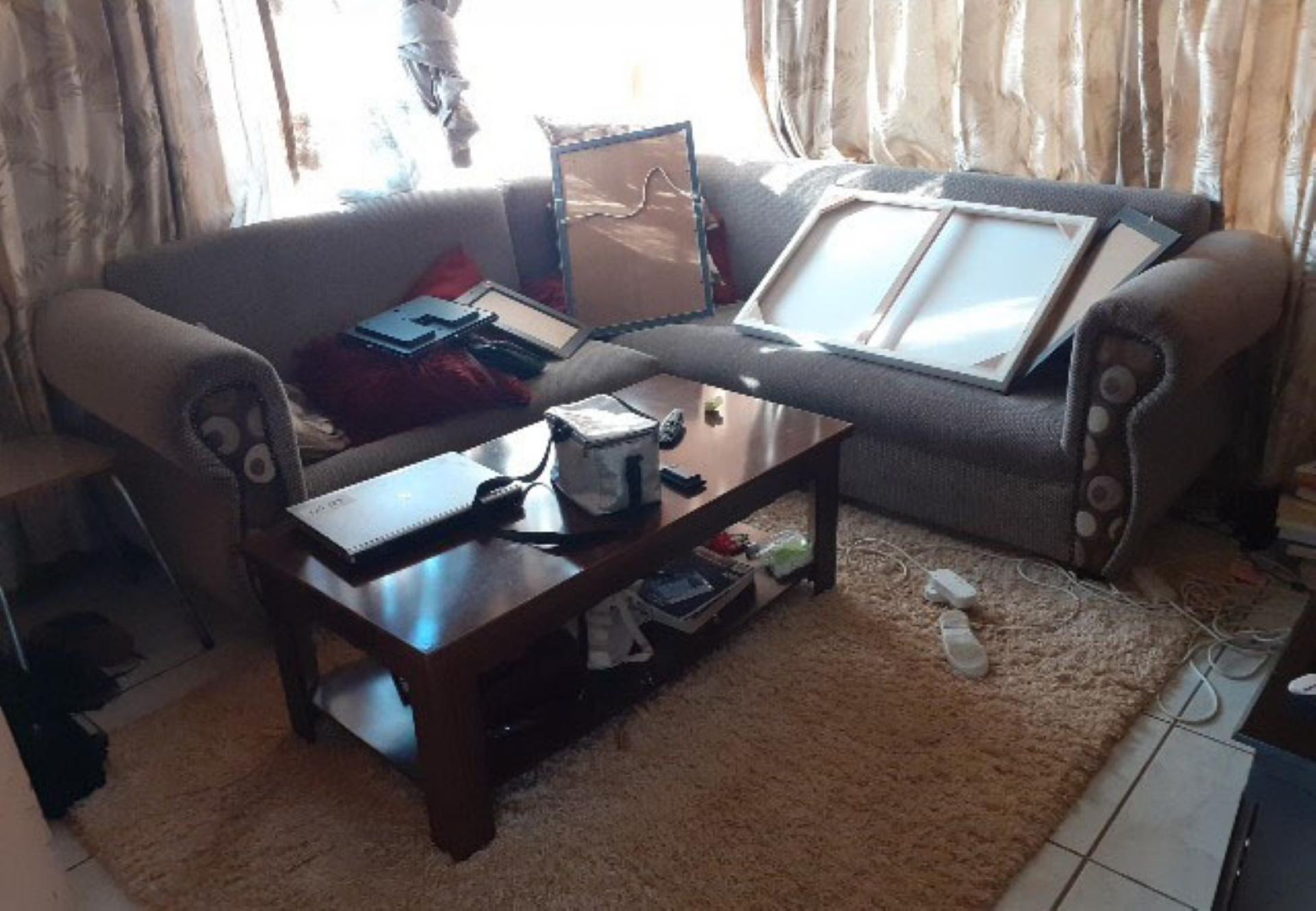 Lounges of property in Clayville