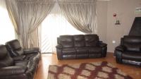 Lounges - 19 square meters of property in Brackenhurst