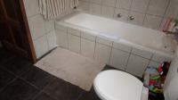 Bathroom 1 - 6 square meters of property in Brackenhurst