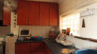 Kitchen - 23 square meters of property in Brackenhurst