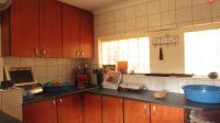 Kitchen - 23 square meters of property in Brackenhurst