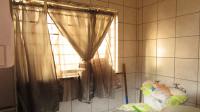 Bathroom 1 - 6 square meters of property in Brackenhurst