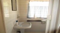 Guest Toilet - 1 square meters of property in Brackenhurst