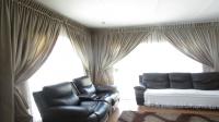 Lounges - 19 square meters of property in Brackenhurst