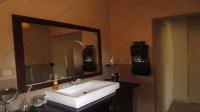 Main Bathroom - 9 square meters of property in Brackenhurst