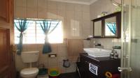 Bathroom 1 - 6 square meters of property in Brackenhurst