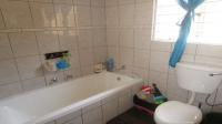 Bathroom 1 - 6 square meters of property in Brackenhurst