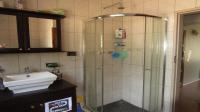 Bathroom 1 - 6 square meters of property in Brackenhurst