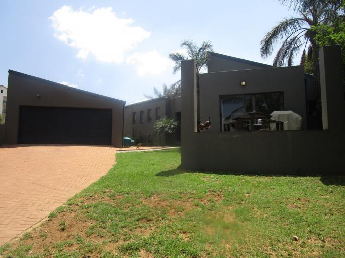 2 Bedroom House for Sale For Sale in Wilgeheuwel  - Home Sell - MR248535