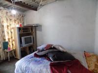 Bed Room 1 - 11 square meters of property in Duduza
