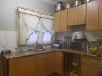Kitchen of property in Marblehall