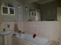 Bathroom 1 of property in Marblehall