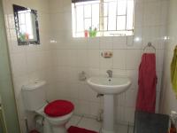 Main Bathroom - 5 square meters of property in Mid-ennerdale